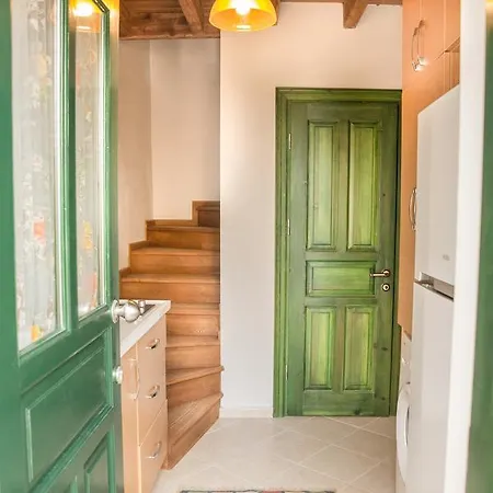 Two Stone Homes Asteria فيلة مرمريس